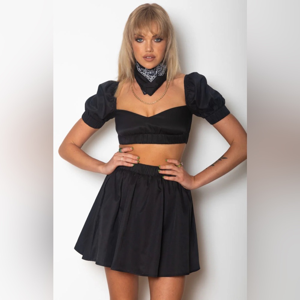 Beginning Boutique Ortiz Black Top